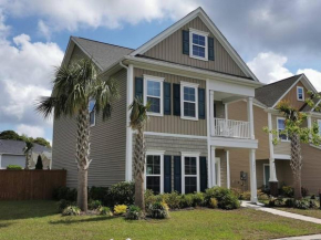 Home Sweet Home in Charleston! 3BR full amenities
